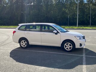 2014 Toyota Corolla Fielder XI (E160, E170, E180), белый, 1050000 рублей, вид 3