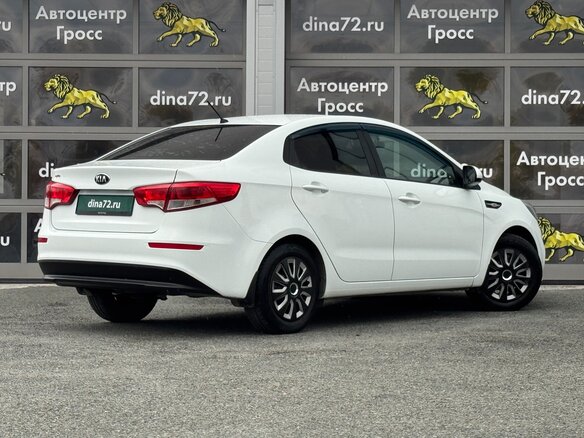 2016 Kia Rio III Рестайлинг, белый, 905000 рублей - вид 4