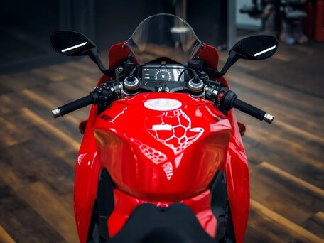 2026 Ducati Panigale V4, красный, 3590000 рублей, вид 5