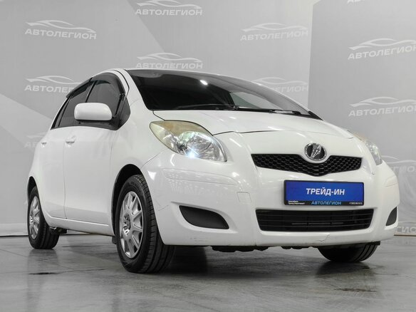2010 Toyota Vitz II (XP90), белый, 650000 рублей - вид 23