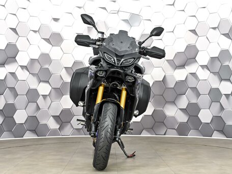 2022 Yamaha MT-09 Tracer (FJ-09), серебристый, 1399000 рублей, вид 5