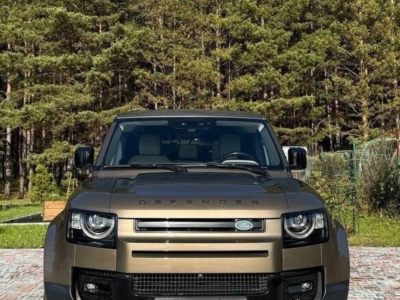2020 Land Rover Defender 110 II, зелёный, 4750000 рублей