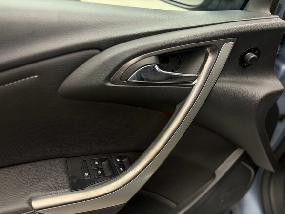 2011 Opel Astra J, серый, 699000 рублей - вид 6
