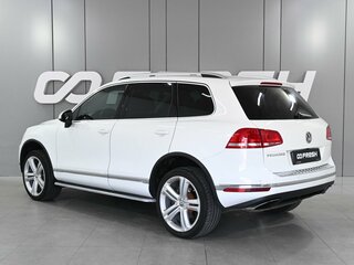 2015 Volkswagen Touareg II Рестайлинг, белый, 2599000 рублей, вид 2