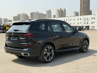 2026 BMW X5 Long 40Li IV (G05/G18) Рестайлинг, чёрный, 15990000 рублей, вид 3