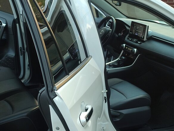 2022 Toyota RAV4 V (XA50), белый, 3880000 рублей - вид 18