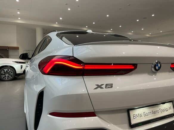 2024 BMW X6 40i III (G06) Рестайлинг, белый, 11960000 рублей - вид 29