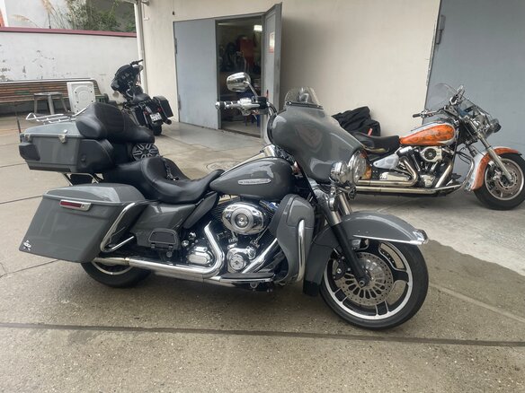 2010 Harley-Davidson Electra Glide, серый, 1100000 рублей - вид 8