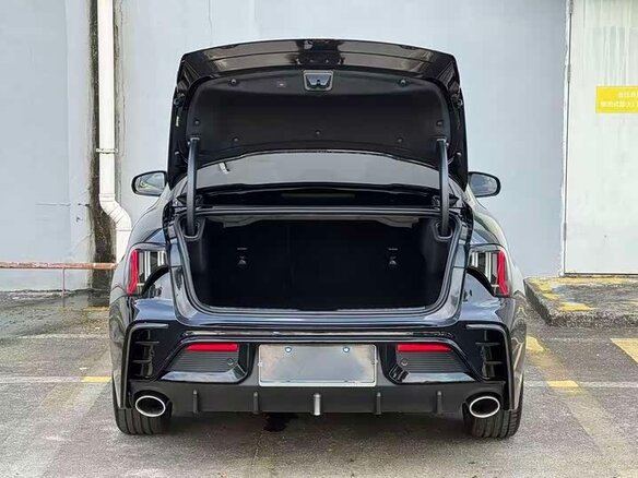 2026 Lynk & Co 03 I Рестайлинг 2, чёрный, 2480009 рублей - вид 16