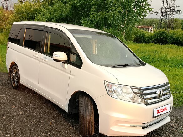 2013 Honda Stepwgn Spada IV Рестайлинг, белый, 1580000 рублей - вид 2