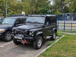 2008 Land Rover Defender 90 I Рестайлинг, чёрный, 2200000 рублей, вид 1