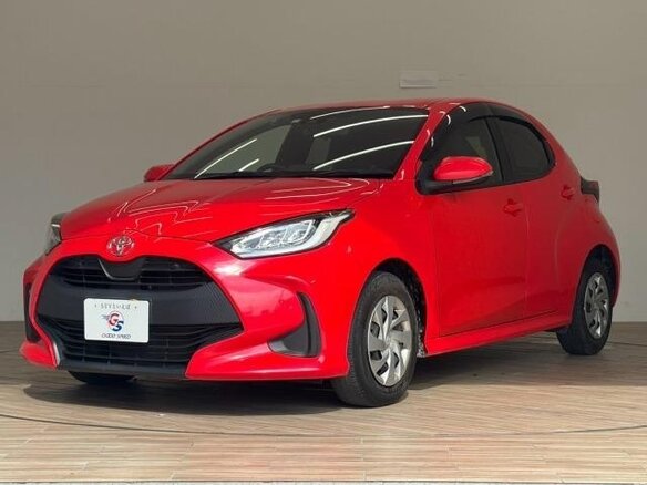 2022 Toyota Yaris IV, красный, 1014000 рублей - вид 7