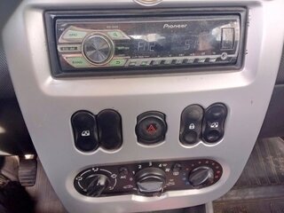 2013 Renault Logan I Рестайлинг, белый, 300000 рублей, вид 4