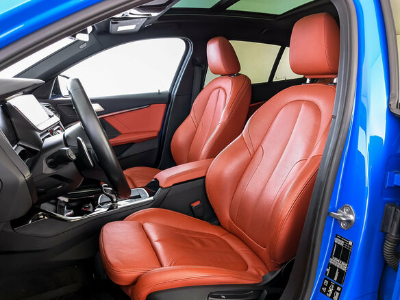 2019 BMW 1 серии M135i xDrive III (F40), синий, 3150000 рублей - вид 19