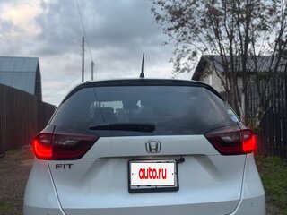 2020 Honda Fit IV, белый, 1350000 рублей, вид 2