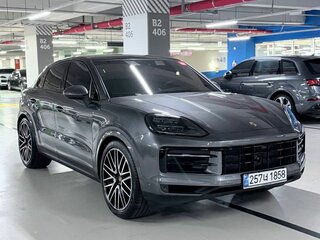 2025 Porsche Cayenne Coupé III Рестайлинг, серый, 16299000 рублей, вид 3