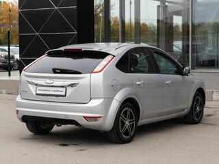 2008 Ford Focus II Рестайлинг, серебристый, 400000 рублей, вид 5