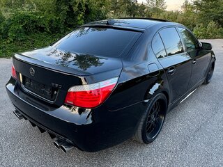 2008 BMW 5 серии 550i V (E60/E61) Рестайлинг, чёрный, 2750000 рублей, вид 4