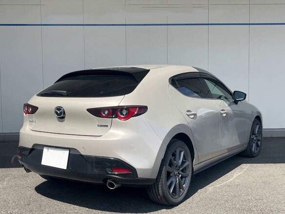 2022 Mazda 3 IV (BP), бежевый, 1163000 рублей - вид 4