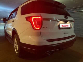2018 Ford Explorer V Рестайлинг 2, белый, 2850000 рублей, вид 3
