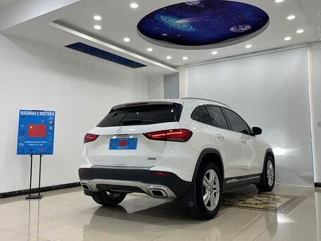 2022 Mercedes-Benz GLA 180 II (H247), белый, 2050000 рублей, вид 4