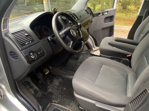 2005 Volkswagen Multivan T5, серебристый, 1400000 рублей - вид 8
