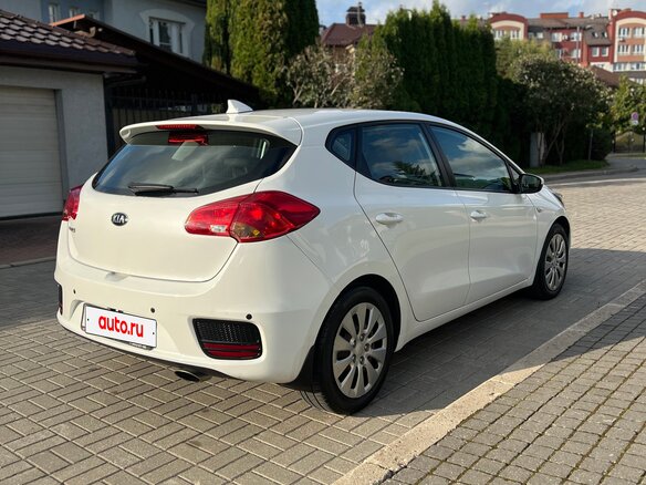 2018 Kia Ceed II Рестайлинг, белый, 1330000 рублей - вид 5