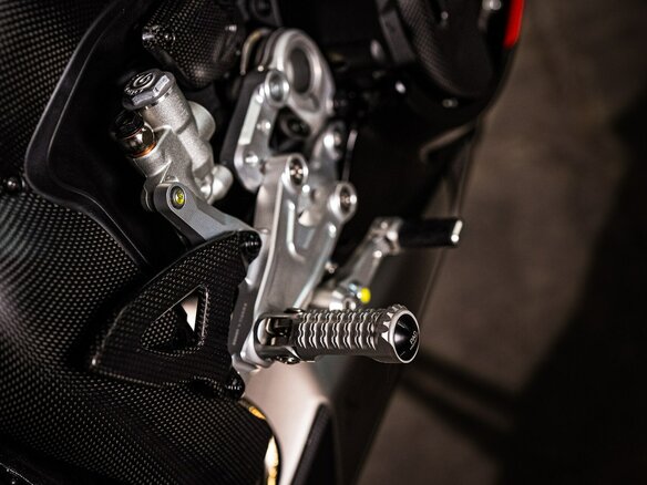 2026 Ducati Panigale V4, красный, 14000000 рублей - вид 27