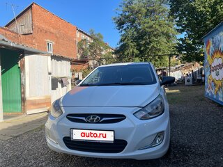 2014 Hyundai Solaris I, белый, 750000 рублей, вид 3