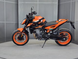 2023 KTM 890 Duke GP, оранжевый, 899000 рублей, вид 5