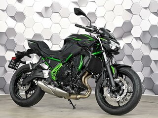2026 Kawasaki Z 650, чёрный, 925000 рублей, вид 1