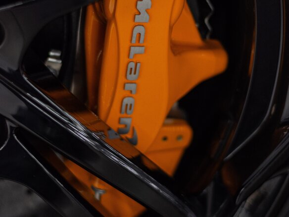 2024 McLaren 750S, оранжевый - вид 24