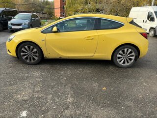 2012 Opel Astra GTC J Рестайлинг, жёлтый, 645000 рублей, вид 4