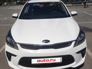 2020 Kia Rio IV, белый, 1990000 рублей, вид 1