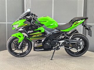 2025 Kawasaki Ninja 400, зелёный, 677000 рублей, вид 5