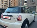 2011 Mini Hatch One II (R56) Рестайлинг, белый - вид 4