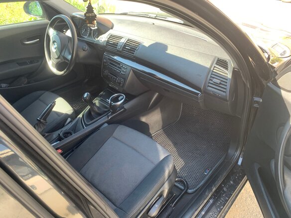 2005 BMW 1 серии 116i I (E81/E82/E87/E88), чёрный, 600000 рублей - вид 2