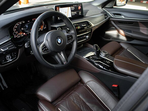 2020 BMW 5 серии 530d xDrive VII (G30/G31/G38) Рестайлинг, серый, 6890000 рублей - вид 13