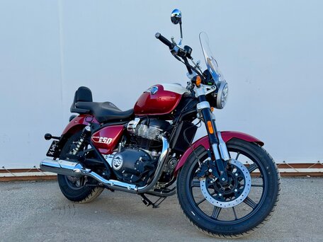 2026 Royal Enfield Super Meteor, красный, 792000 рублей, вид 1