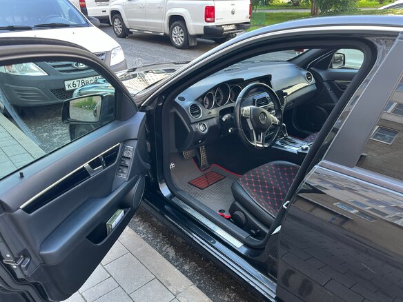2013 Mercedes-Benz C-Класс 180 III (W204) Рестайлинг, чёрный, 1300000 рублей - вид 4