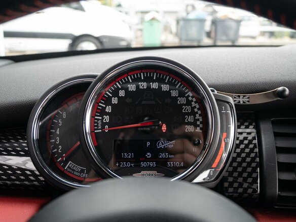 2019 Mini Hatch JCW III (F55/F56) Рестайлинг, чёрный, 3150000 рублей - вид 16