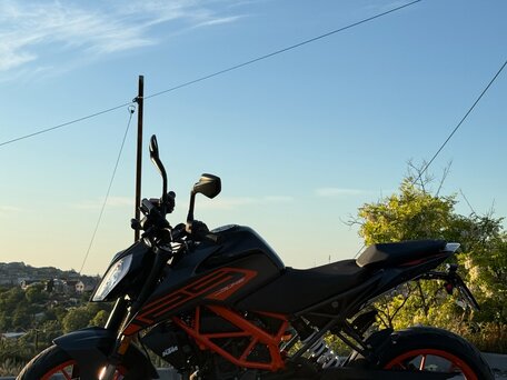 2021 KTM 125 Duke, серый, 500000 рублей, вид 2