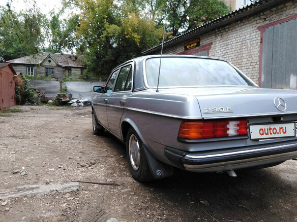 1982 Mercedes-Benz W123 230, серебристый - вид 21