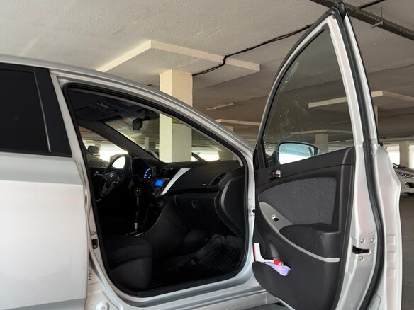 2013 Hyundai Solaris I, серебристый, 730000 рублей - вид 18