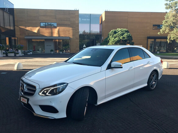 2015 Mercedes-Benz E-Класс 200 IV (W212, S212, C207) Рестайлинг, белый - вид 2
