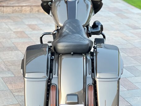 2021 Harley-Davidson CVO Road Glide, золотистый, 3100000 рублей, вид 5