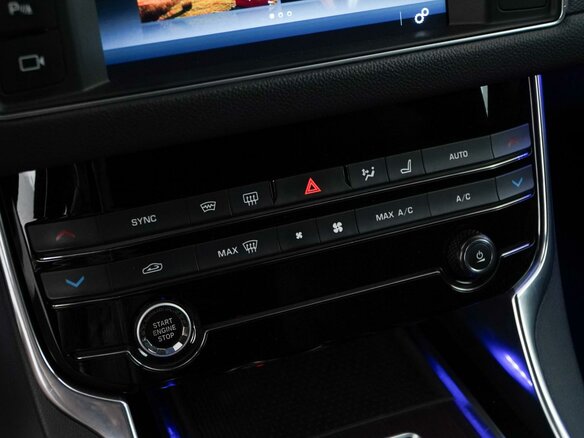 2016 Jaguar XF II, чёрный - вид 13