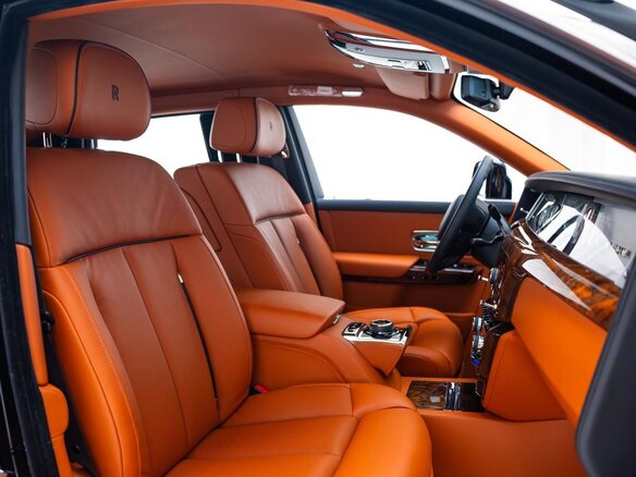 2023 Rolls-Royce Phantom Extended VIII Рестайлинг (Series II), чёрный, 48000000 рублей - вид 8