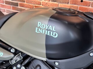 2026 Royal Enfield Guerrilla 450, серый, 554000 рублей, вид 5