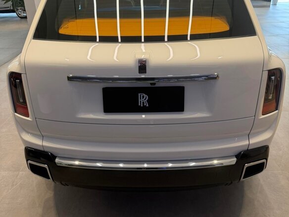 2026 Rolls-Royce Cullinan I Рестайлинг (Series II), белый, 50000000 рублей - вид 3